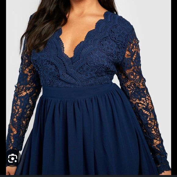 Boohoo Navy Backless Lace Dress - Picture 3 of 5